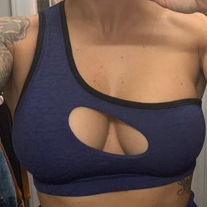 One shoulder sports bra